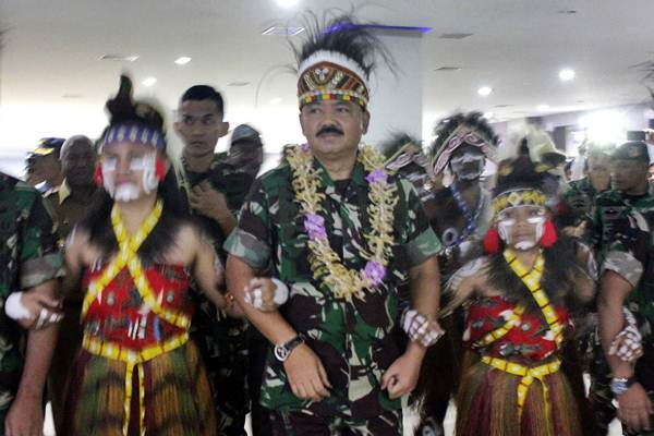  Panglima TNI Hadi Tjahjanto Kunjungi Papua Barat