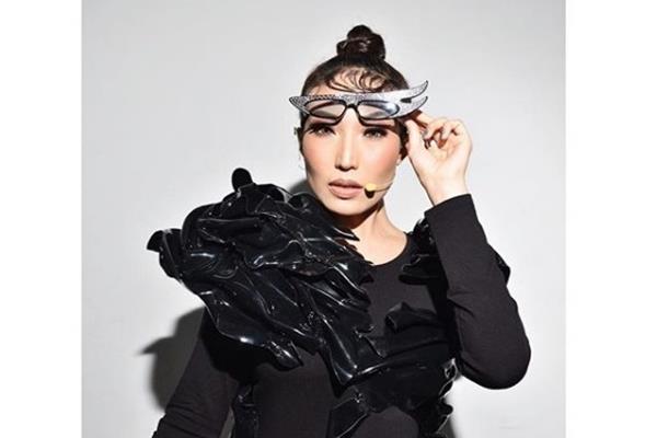 Ayu Dewi/Instagram@mrsayudewi