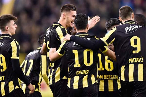  Vitesse Taklukkan Groningen 2-0, Bertahan di Papan Atas Liga Belanda