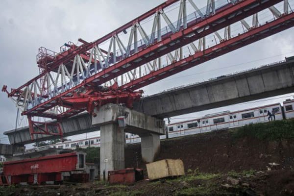  Crane Jatuh, Korban Tewas  Jadi 4 Orang. Ini Kronologinya