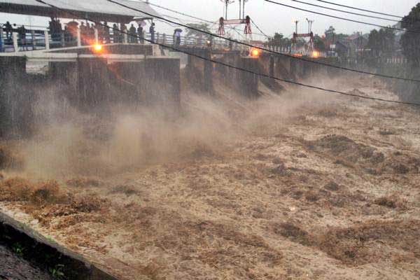  Warga Ibu Kota Harus Waspada Banjir Kiriman