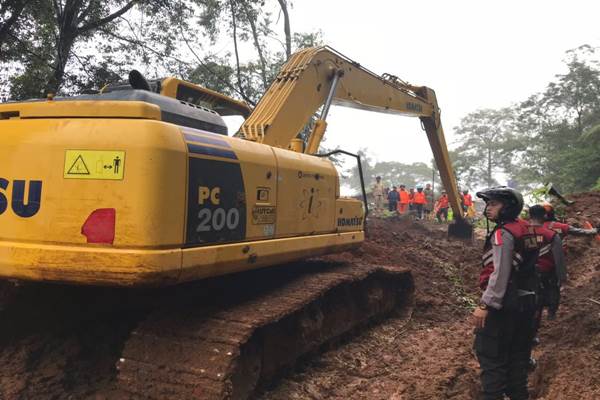  Longsor di Jalur Puncak Telan Korban, Rel Kereta Api Bogor-Sukabumi Menggantung