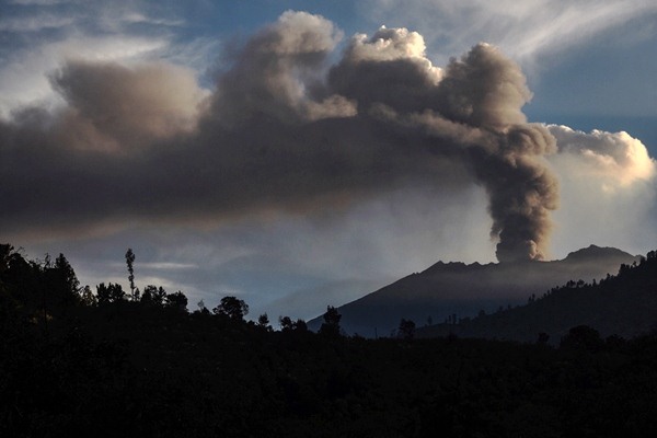  Jenazah Pendaki Gunung Raung Berhasil Dievakuasi