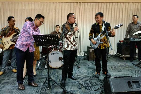  Ini Aksi Menteri Hanif Hibur Karyawan BNI Lewat Lagu Akad Milik Payung Teduh