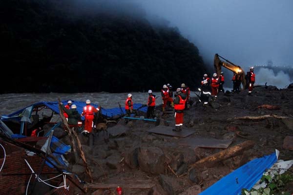  Longsor Cijeruk, Tiga Korban Tewas Ditemukan Dalam Posisi Bertumpuk