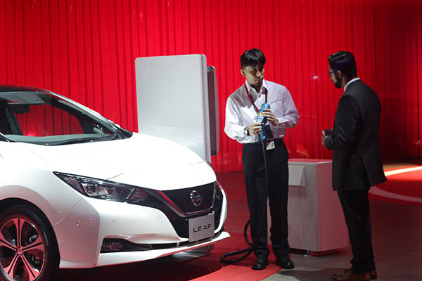  Nissan Tak Berencana Stop Produksi Mobil Konvensional