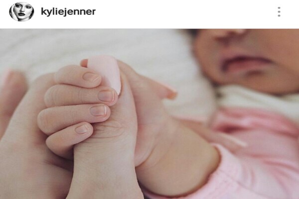  Postingan Foto Baby Stormy di Instagram Kylie Jenner Pecahkan Rekor Disukai Netizen