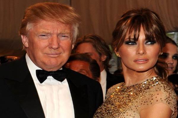  Ini 10 Momen Tercanggung Donald Trump-Melania. First Lady Menjaga Jarak?