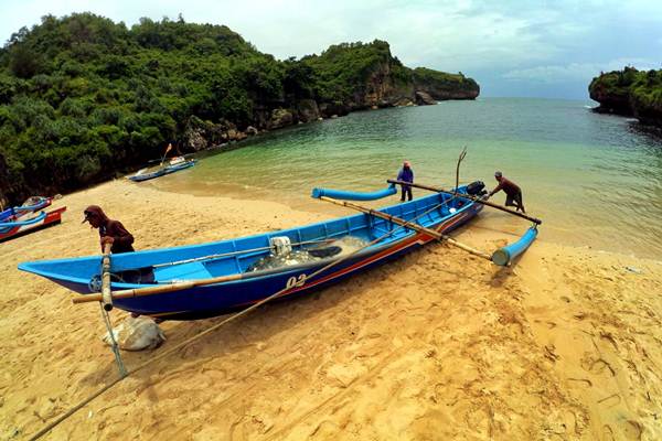  Aktivitas Nelayan Pantai Gesing, Gunung Kidul