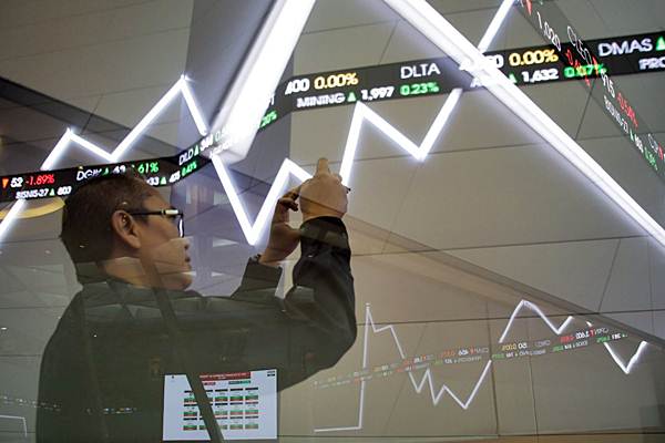  TREN PENURUNAN IHSG: Calon Emiten Disarankan Tunda IPO