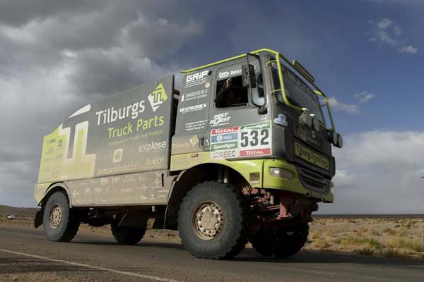  Hino Mendanai Tim Rakata ITB