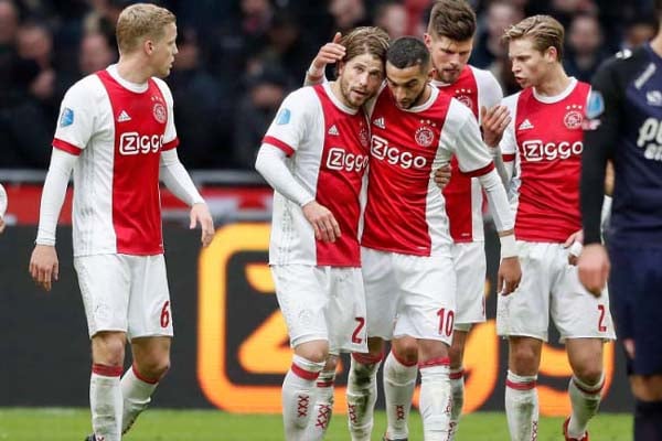  Hasil Liga Belanda: Ajax Terus Tekan PSV, Feyenoord Tumbang