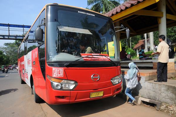  Angkot M-44 Mogok, Transjakarta  Kampung Melayu-Tanah Abang Setop Beroperasi