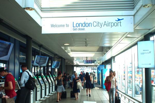  Ada Bom, London City Airport Batalkan Semua Penerbangan  