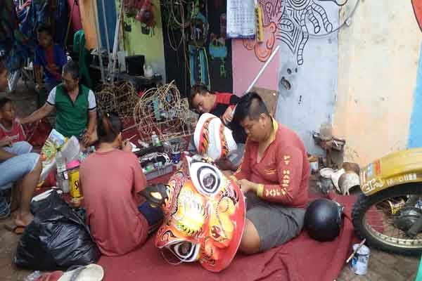  Imlek : Ini Kisah Pembuat Barongsai Semarangan