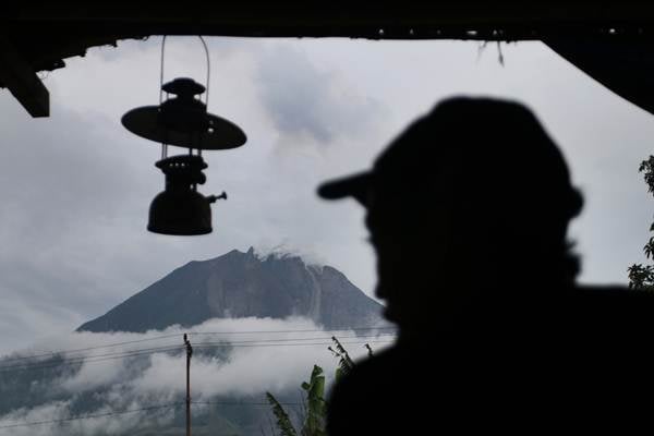  Gunung Sinabung Meletus Lagi