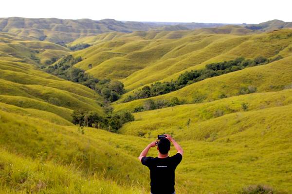  Indahnya Pesona Bukit Wairinding di Sumba Timur