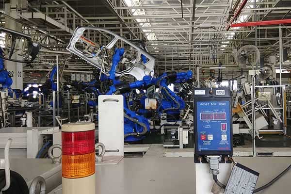  Mengintip Pabrik Mobil Suzuki Cikarang, Robot Dominasi Produksi?