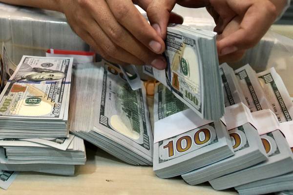  Euro Melemah di Tengah Ketidakpastian Politik, Dolar AS Naik