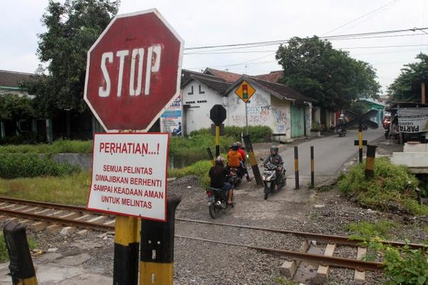  KAI Jember Tutup Ratusan Pintu Perlintasan Liar
