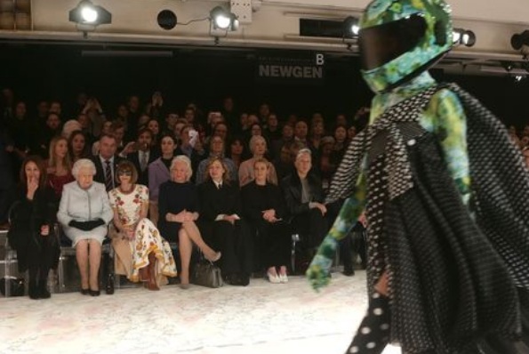  Ratu Elizabeth Ikut Tonton London Fashion Week