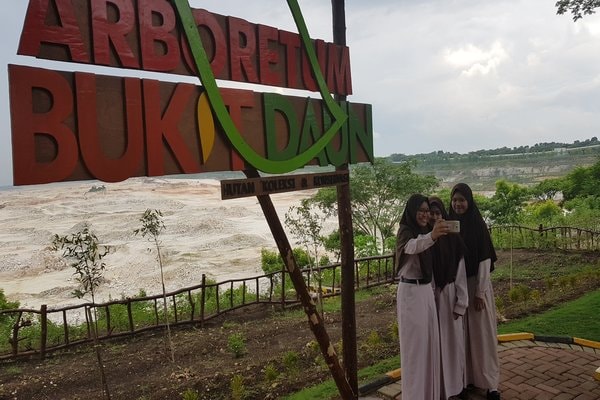  Semen Indonesia Bikin Taman Wisata di Bekas Tambang