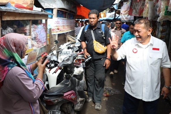  PILGUB JABAR 2018: Di Sukabumi, Demiz Dialog Dengan Pedagang Pasar