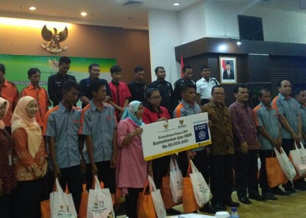  ASN Kemenkop UKM Salurkan Zakat Untuk Pemberdayaan Umat