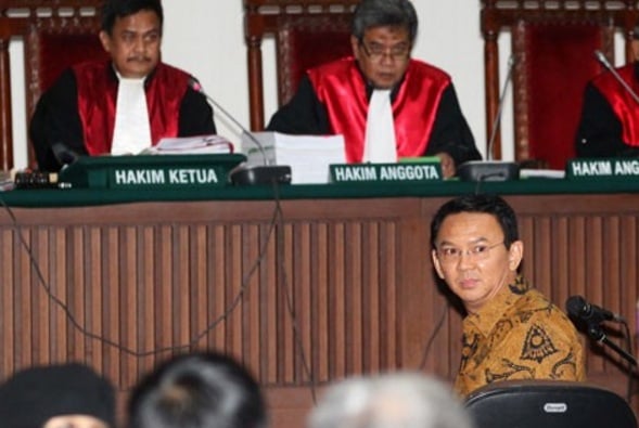  Massa Kontra Serukan Hakim Tolak PK Ahok