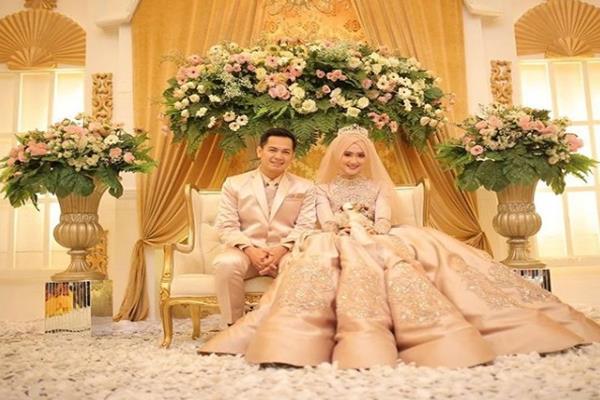  Akrabnya Tommy Kurniawan & Istri, serta Mantan Istri