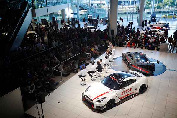  Pebalap Super GT Temui Para Penggemar di Kantor Pusat NISMO 