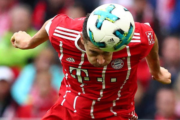  Madrid Incar Lewandowski untuk Gantikan Benzema dan Bale