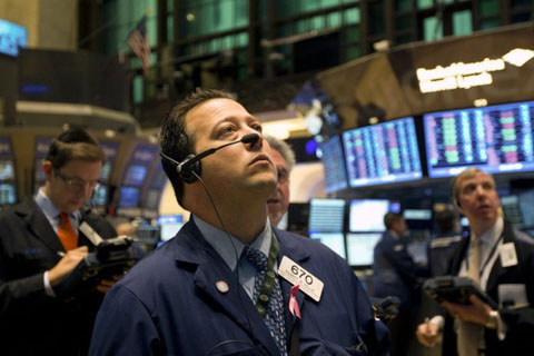  Dow Jones dan S&P 500 Catat Bulan Terburuk Dalam 2 Tahun