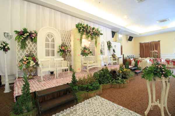 Paket Wedding “Jasmine” di Hotel Dafam Semarang Rp12,5 Juta
