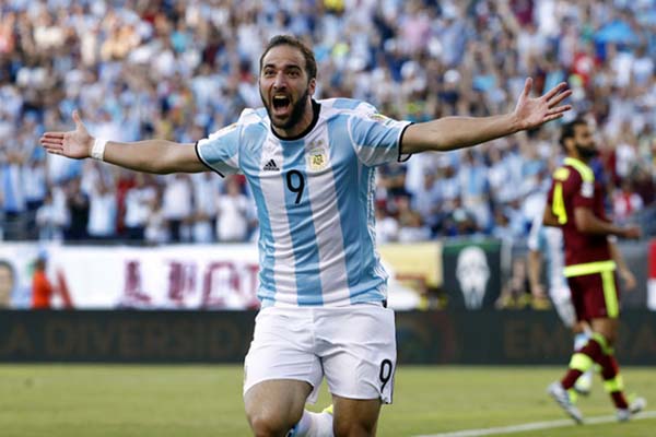  Gonzalo Higuain Kembali Masuk Timnas Argentina