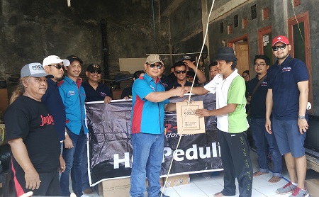  HR-V Club Indonesia Salurkan Bantuan untuk Korban Banjir Cirebon