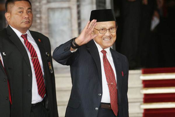  Kesehatan BJ Habibie: Ilham Habibie Benarkan Kabar yang Beredar