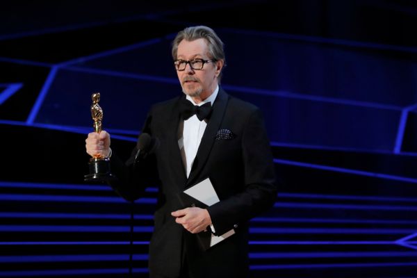  PIALA OSCAR 2018: Gary Oldman Raih Piala Oscar Pertamanya Sebagai Aktor Terbaik