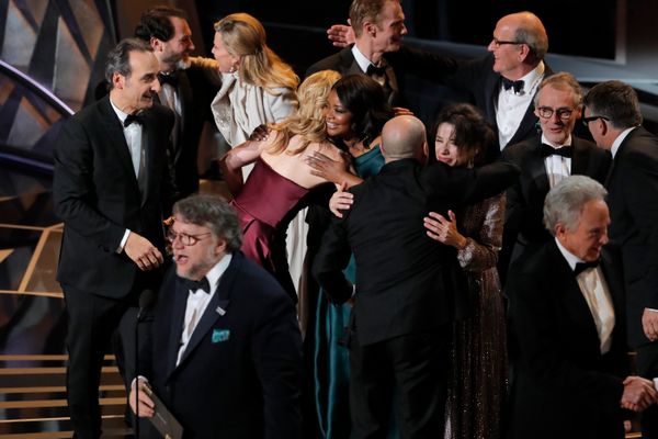  PIALA OSCAR 2018: Di Luar Dugaan, The Shape of Water Jadi Film Terbaik