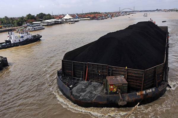  Angkutan Batu Bara di Sungai Musi