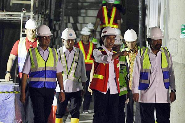  Presiden Jokowi Meninjau Proyek MRT