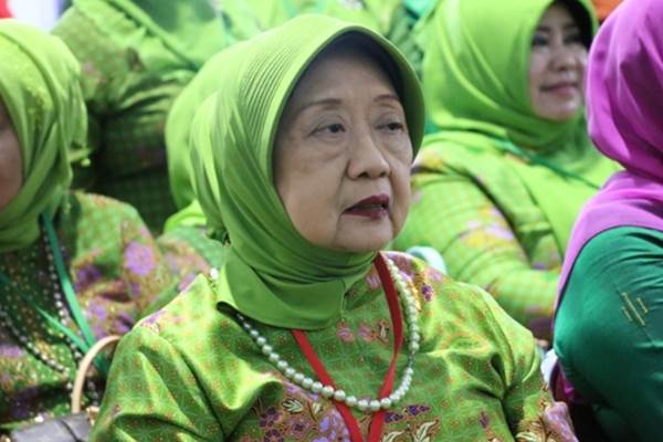  Hj. Aisyah Hamid Baidlowi, Adik Kandung Gus Dur, Tutup Usia