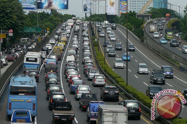  TRANSPORTASI RAMAH LINGKUNGAN  : Sulitnya Menerapkan Green Freight