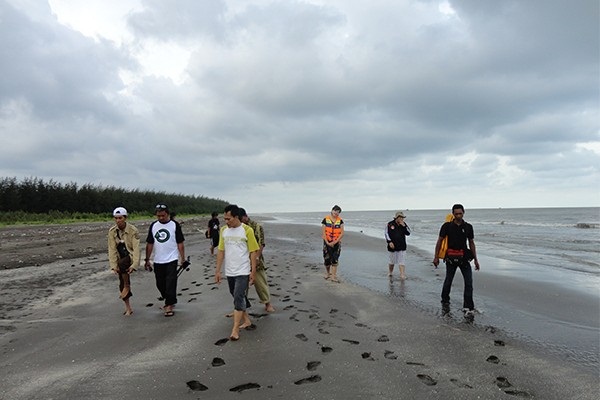  Setahun, Abrasi Pantai Cemara 25 Meter