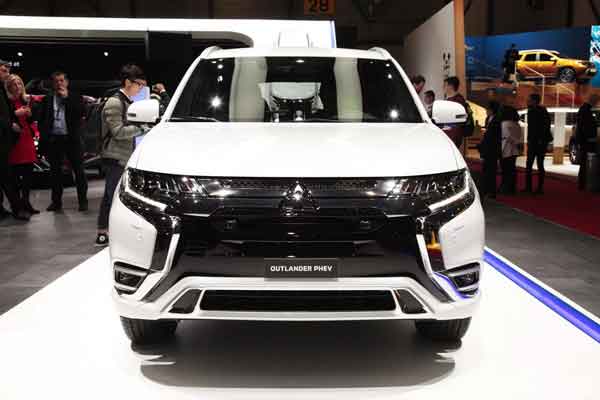  World Premiere di GIMS 2018: Mitsubishi Outlander Pastikan Lebih EV dan Makin SUV