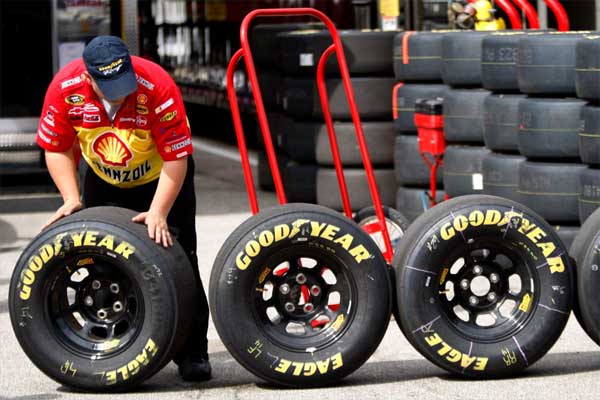  Harga Karet kian Kendor gara-gara Penjualan Mobil di China Turun