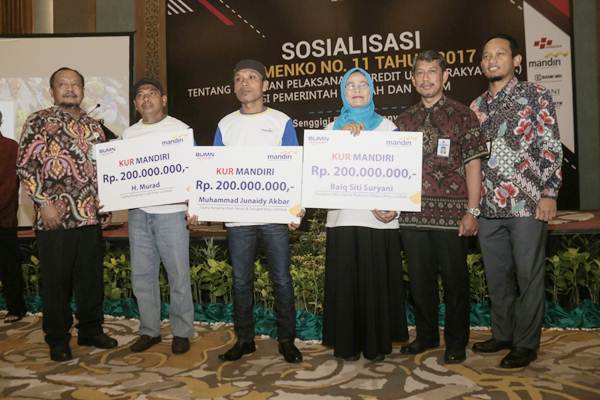  Bank Mandiri Serahkan Kredit Usaha Rakyat di Mataram