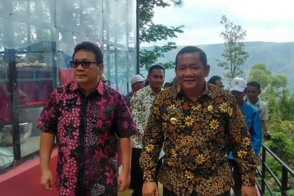  PUPR Serahkan Toilet Rp3,3 Miliar Untuk Geopark Toba