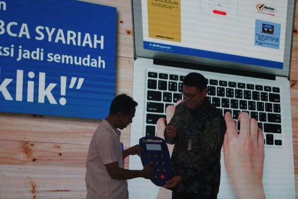  BCA Syariah Targetkan Pengguna Internet Banking 25%