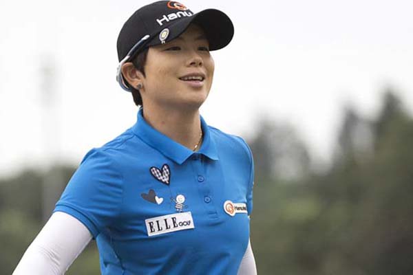  Hole in One & Juara, Pegolf Ji Eun-hee Peroleh 2 Mobil